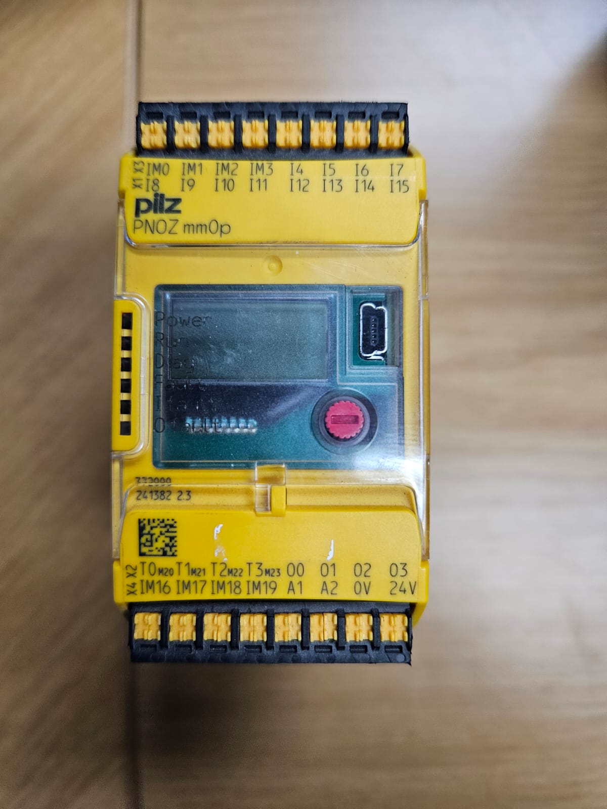 PILZ PNOZ mm0p - 772000 programmable safety relay 1