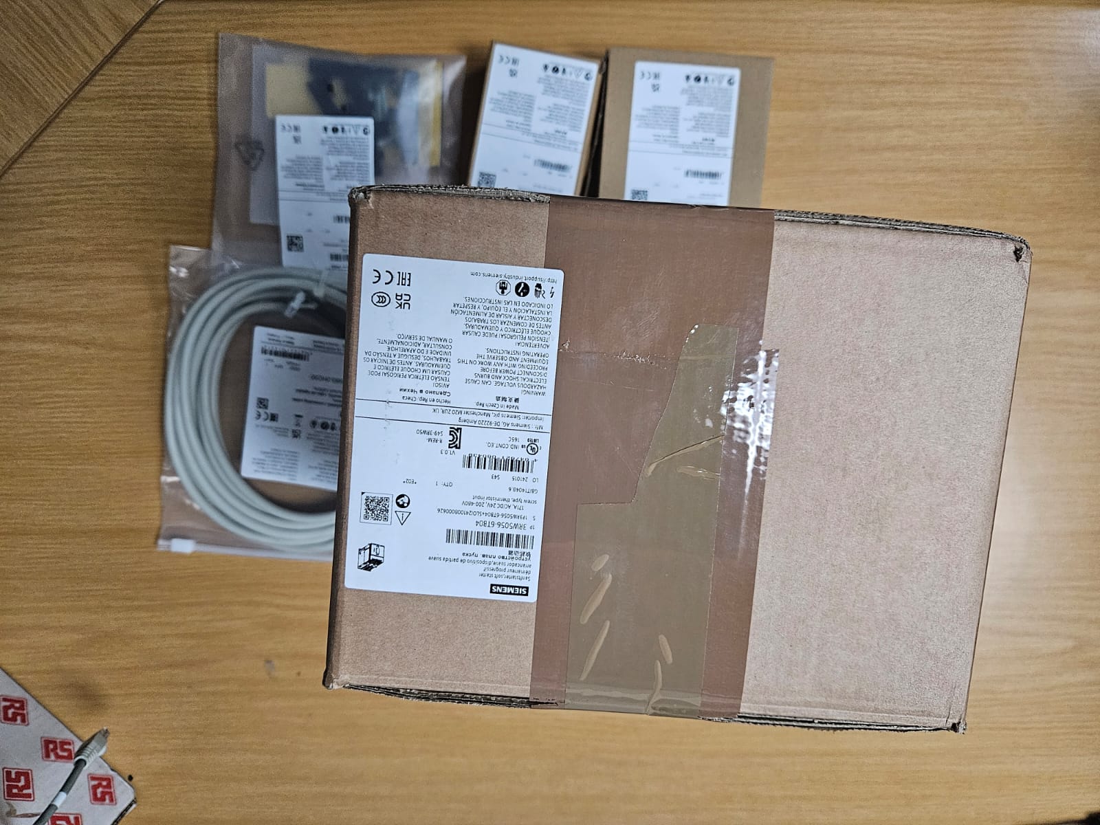 Soft Starter 200-480V 3 Phase 171A - 3RW5056-6TB04 plus accessories 1