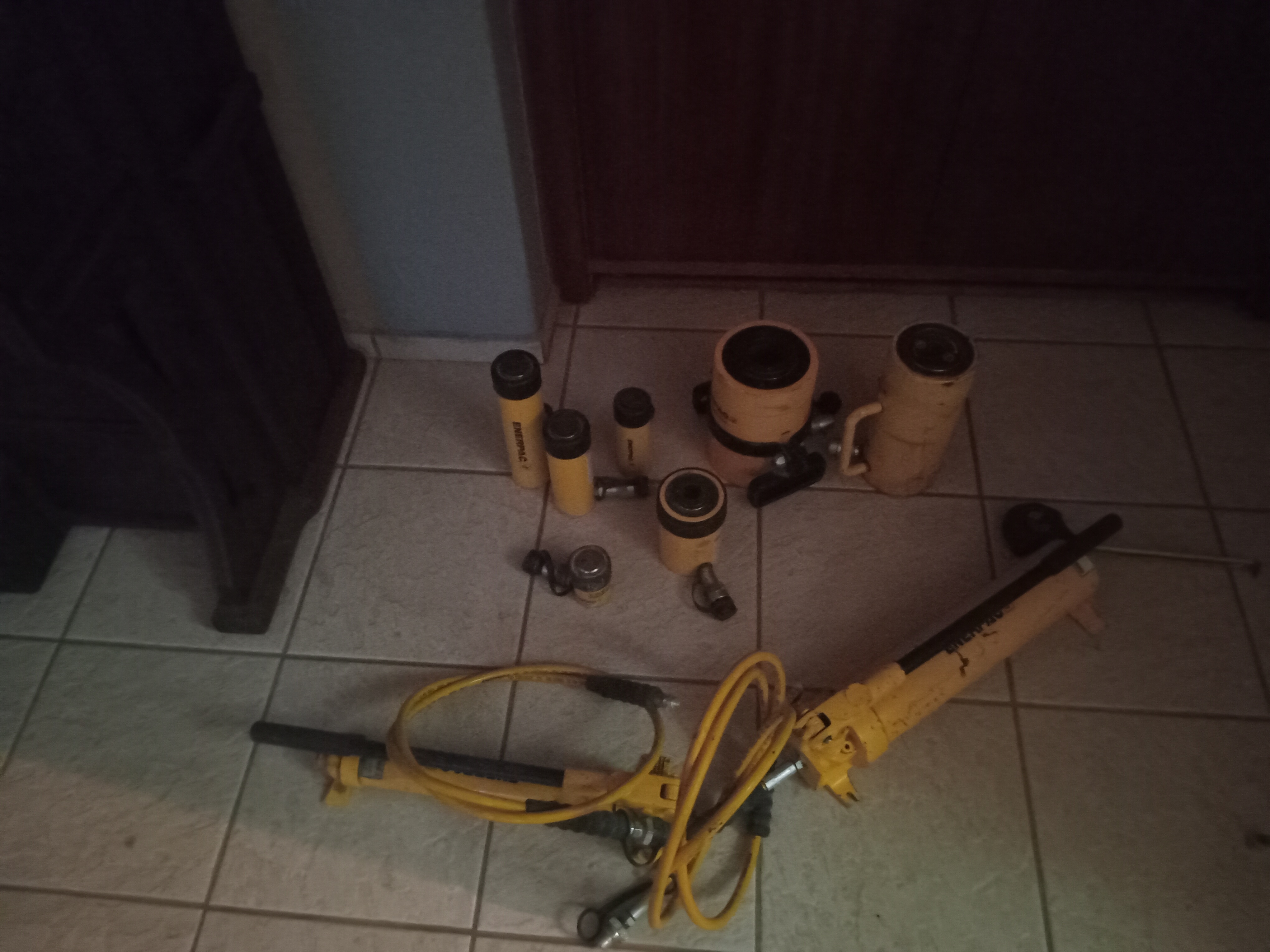 Enerpac Hydraulic Set: 60t + 20t + 50t +15t (x2) +10t (x2) + pumps (×2) 4