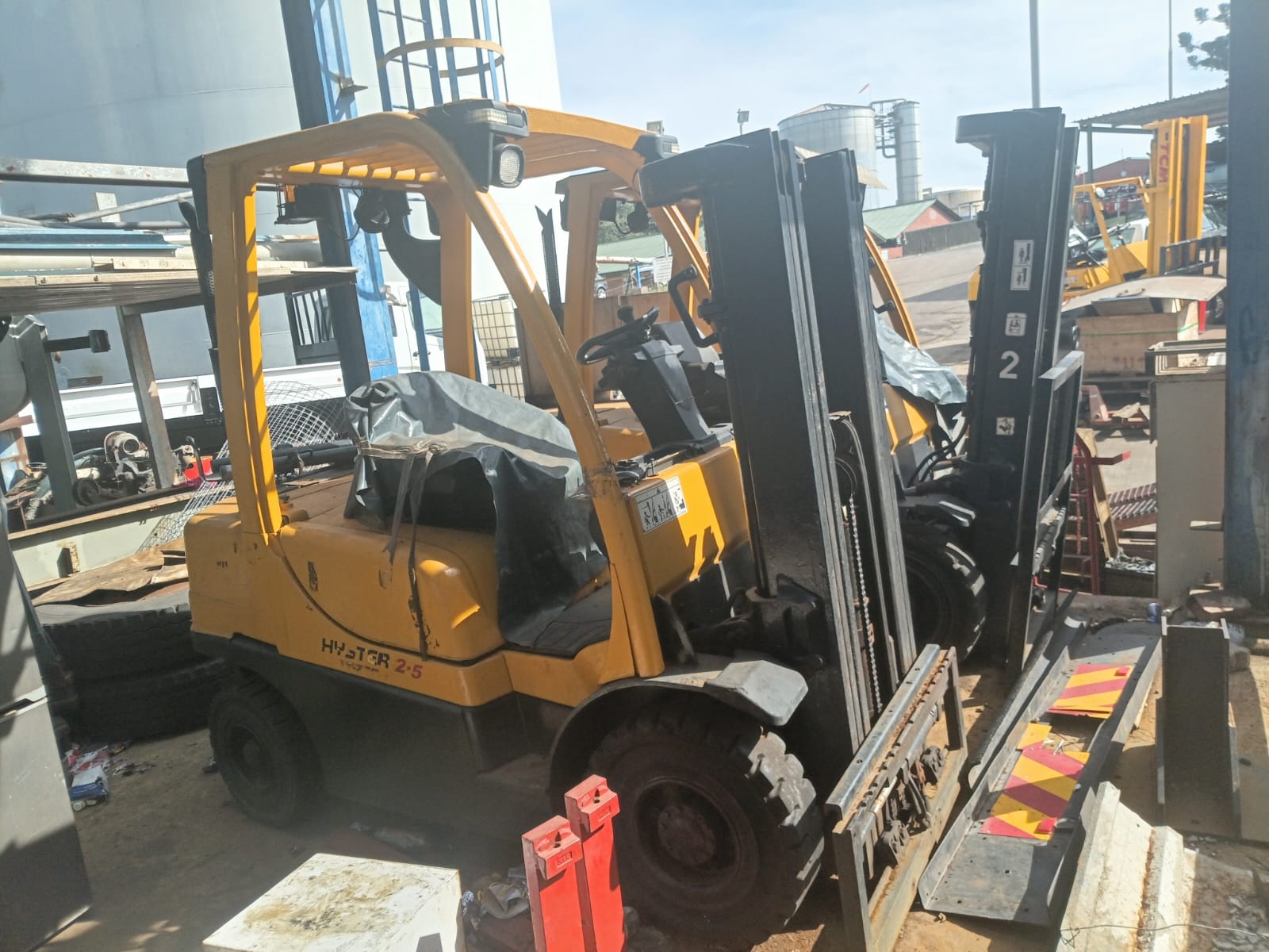 Hyster 2.5t & 3.5t Gas Forklifts 1