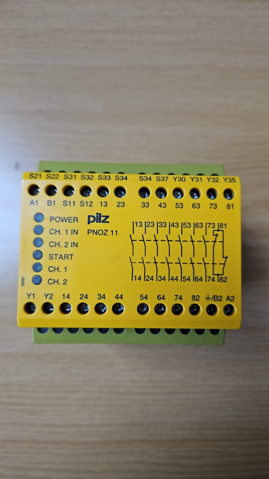 PILZ PNOZ 11 - 774080 Safety Relay 1